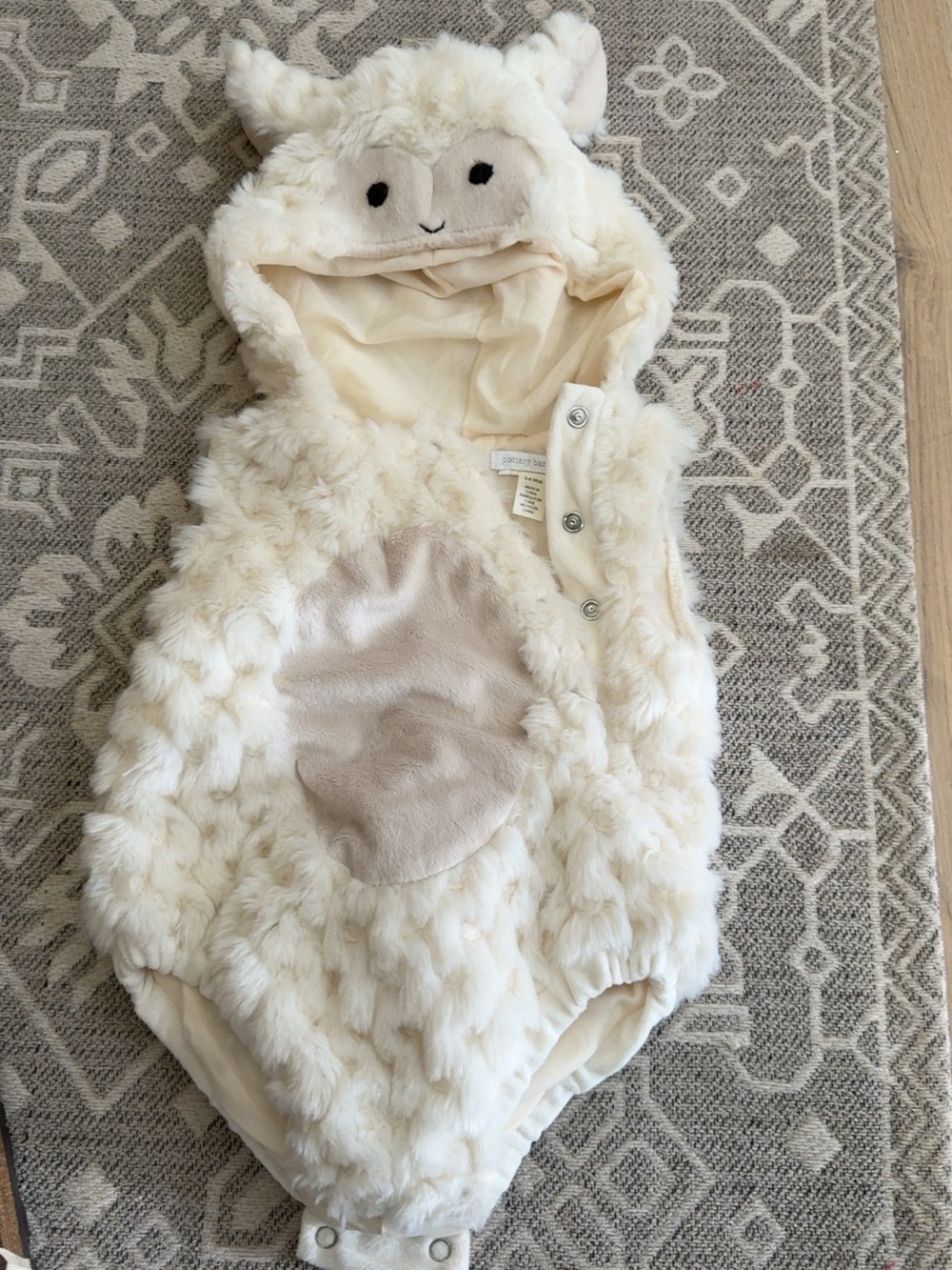 Pottery Barn Lamb Costume 0-6 months🐑🤍